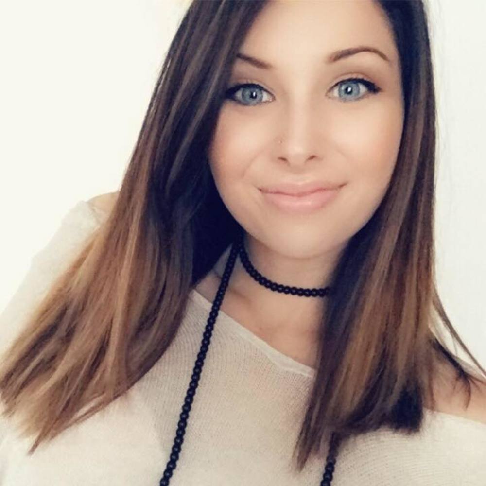 Meet your Posher, Courtney